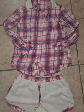 Victorias Secret Pajama Set Women Red Blue White long sleeve & shorts size small